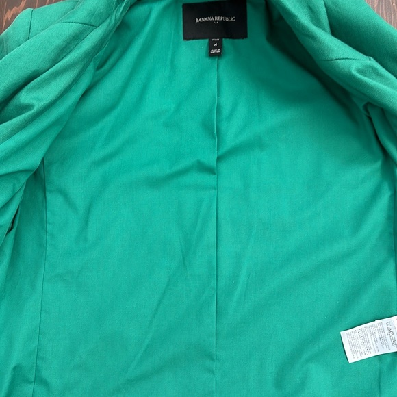 Beautiful Green Blazer from Banana Republic - Picture 6 of 7